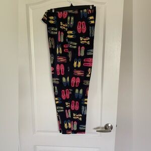 NWOT Talbots Multicolor shoe print ankle Pants
